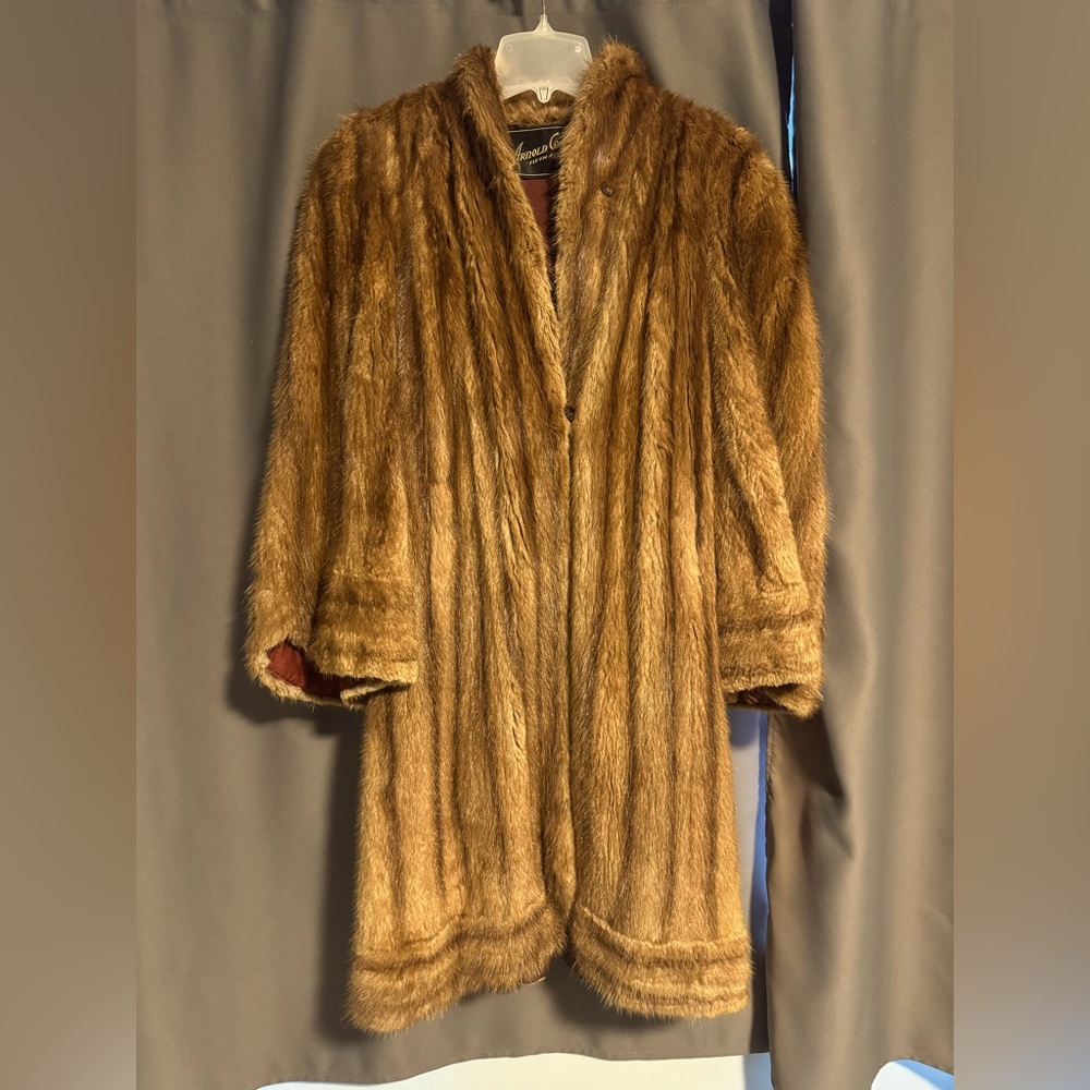 Arnold Constable luxury beaver fur coat. Size Large.
